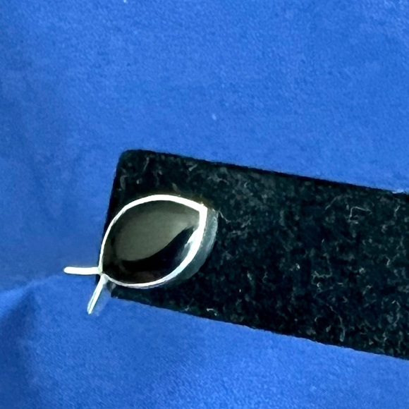 .925 Taxco Mexico Silver Onyx Fish Post Earrings Signed TJ-64 - Picture 7 of 10